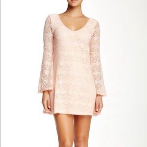 Socialite Lace Dress Sz. M